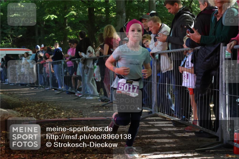 28.09.2025 - 33. Volkslauf durch das schöne Alstertal Strokosch-Dieckow http://msf.ph/oto/8960138 28.09.2025 10:47:51 Ziel 5017 meine-sportfotos.de