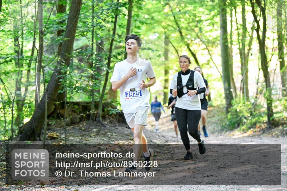 28.09.2025 - 33. Volkslauf durch das schöne Alstertal Dr. Thomas Lammeyer http://msf.ph/oto/8960228 28.09.2025 11:00:49 Laufen 3925 meine-sportfotos.de