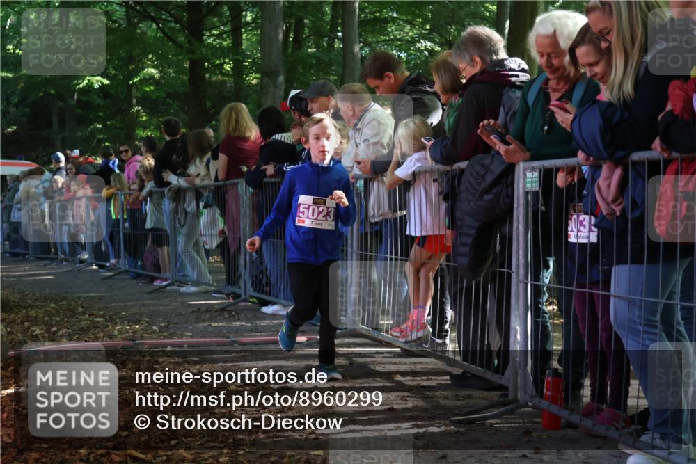 28.09.2025 - 33. Volkslauf durch das schöne Alstertal Strokosch-Dieckow http://msf.ph/oto/8960299 28.09.2025 10:48:27 Ziel 5023 meine-sportfotos.de