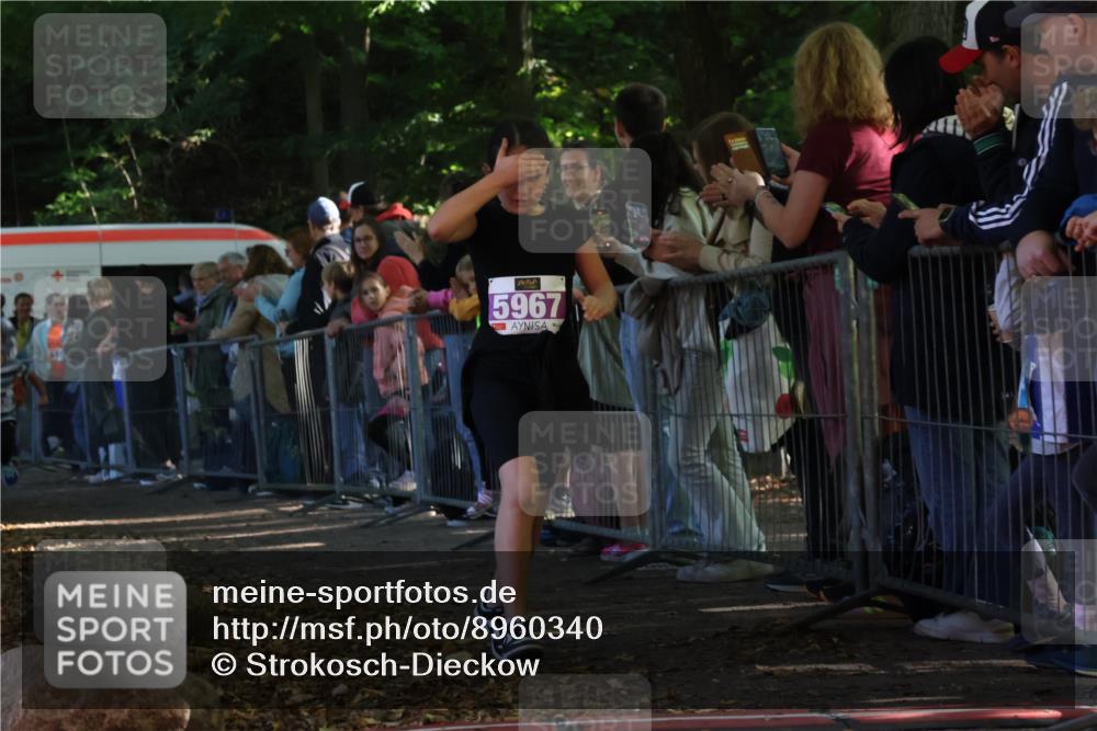 28.09.2025 - 33. Volkslauf durch das schöne Alstertal Strokosch-Dieckow http://msf.ph/oto/8960340 28.09.2025 10:48:44 Ziel 5036, 5967 meine-sportfotos.de