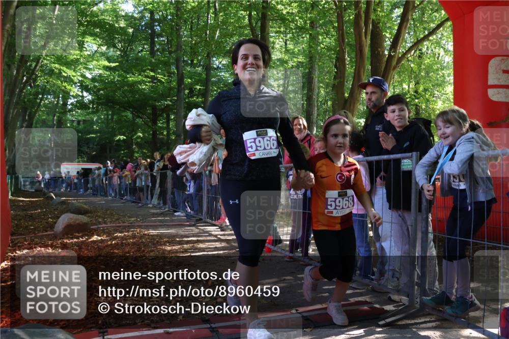 28.09.2025 - 33. Volkslauf durch das schöne Alstertal Strokosch-Dieckow http://msf.ph/oto/8960459 28.09.2025 10:49:07 Ziel  meine-sportfotos.de