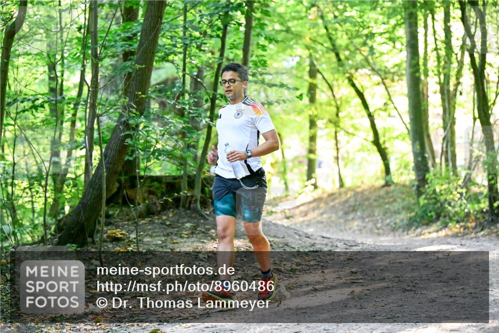 28.09.2025 - 33. Volkslauf durch das schöne Alstertal Dr. Thomas Lammeyer http://msf.ph/oto/8960486 28.09.2025 11:02:52 Laufen  meine-sportfotos.de