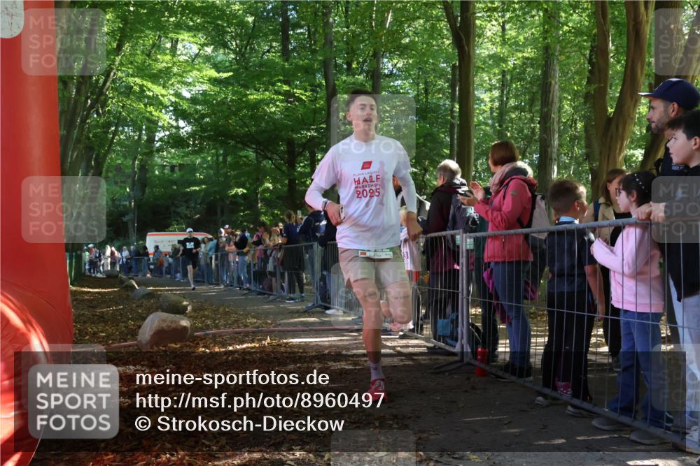 28.09.2025 - 33. Volkslauf durch das schöne Alstertal Strokosch-Dieckow http://msf.ph/oto/8960497 28.09.2025 10:49:29 Ziel 4175, 4922 meine-sportfotos.de