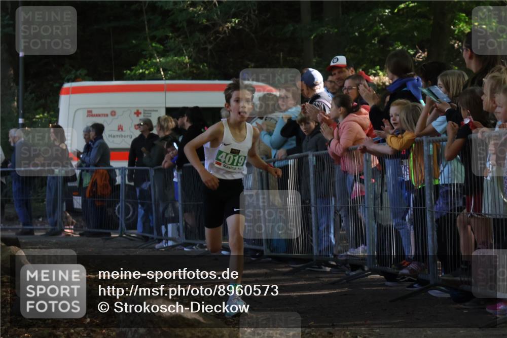 28.09.2025 - 33. Volkslauf durch das schöne Alstertal Strokosch-Dieckow http://msf.ph/oto/8960573 28.09.2025 10:50:07 Ziel 4019, 4161 meine-sportfotos.de