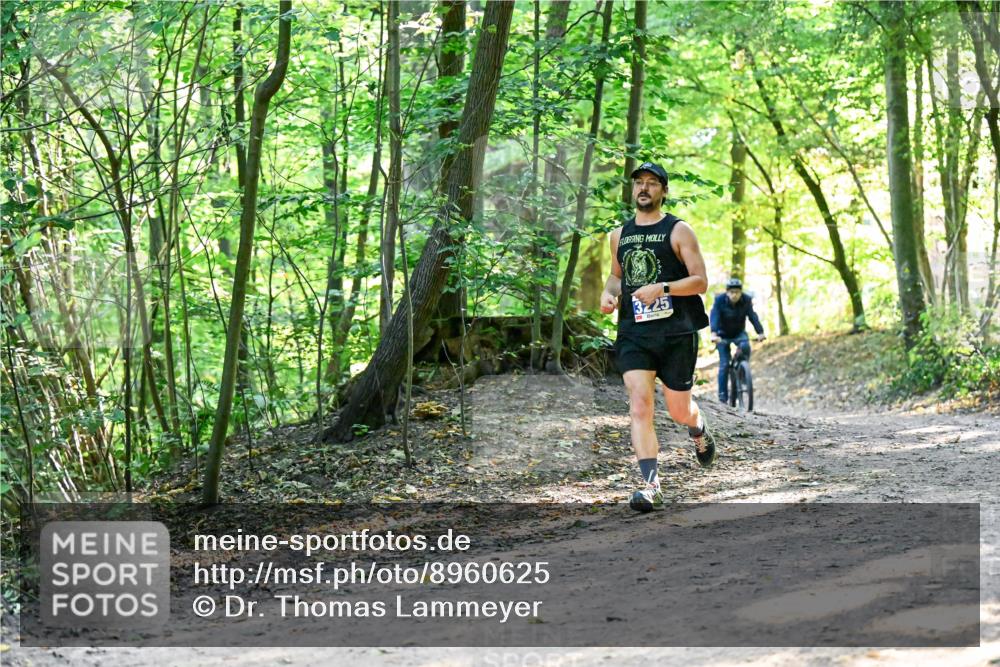 28.09.2025 - 33. Volkslauf durch das schöne Alstertal Dr. Thomas Lammeyer http://msf.ph/oto/8960625 28.09.2025 11:03:38 Laufen 3225 meine-sportfotos.de