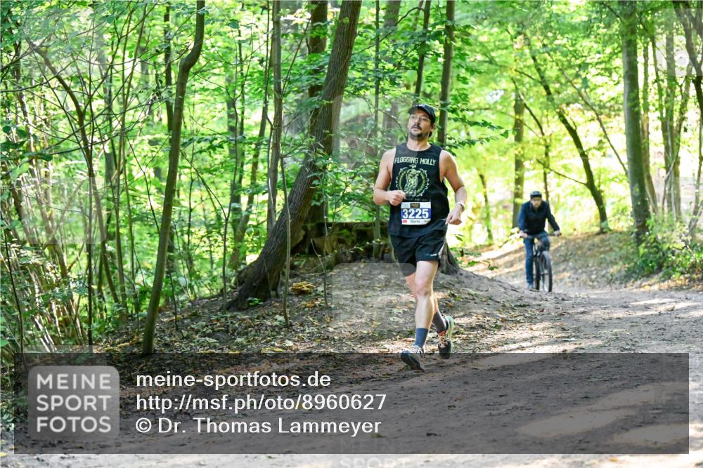 28.09.2025 - 33. Volkslauf durch das schöne Alstertal Dr. Thomas Lammeyer http://msf.ph/oto/8960627 28.09.2025 11:03:38 Laufen 3225 meine-sportfotos.de