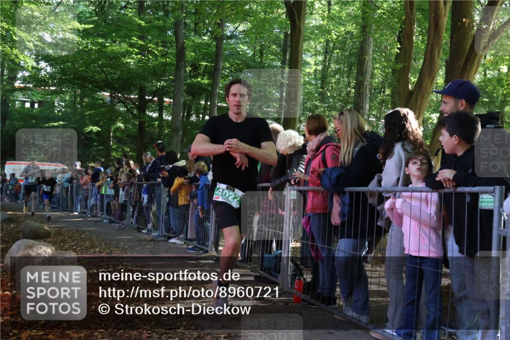 28.09.2025 - 33. Volkslauf durch das schöne Alstertal Strokosch-Dieckow http://msf.ph/oto/8960721 28.09.2025 10:50:33 Ziel 4021, 4022, 4146, 4164, 4902 meine-sportfotos.de