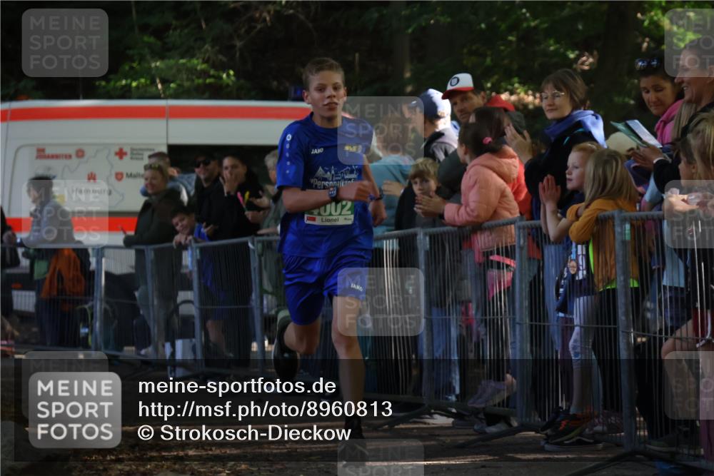 28.09.2025 - 33. Volkslauf durch das schöne Alstertal Strokosch-Dieckow http://msf.ph/oto/8960813 28.09.2025 10:50:48 Ziel 4002 meine-sportfotos.de