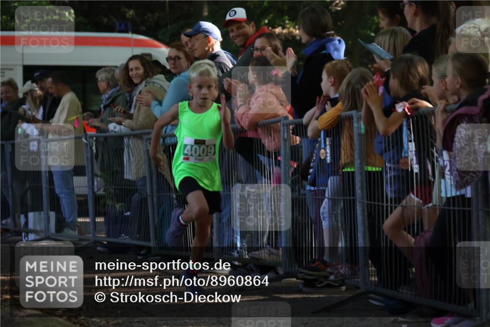 28.09.2025 - 33. Volkslauf durch das schöne Alstertal Strokosch-Dieckow http://msf.ph/oto/8960864 28.09.2025 10:51:05 Ziel 4009 meine-sportfotos.de