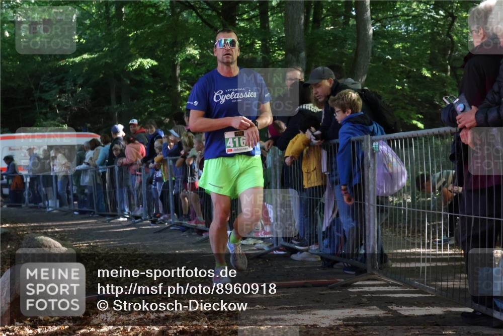 28.09.2025 - 33. Volkslauf durch das schöne Alstertal Strokosch-Dieckow http://msf.ph/oto/8960918 28.09.2025 10:51:23 Ziel 4163 meine-sportfotos.de