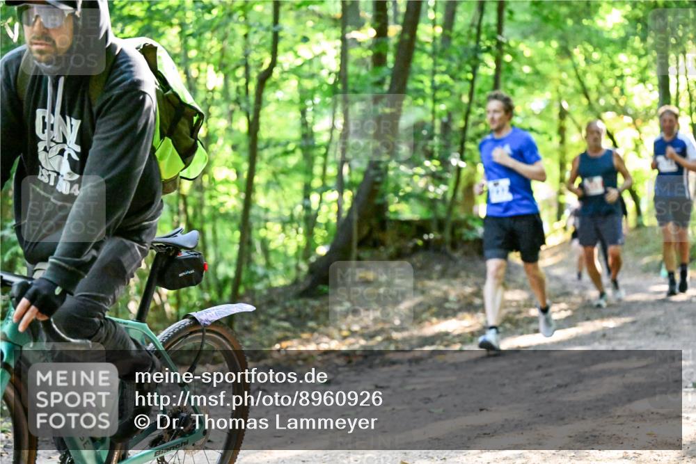 28.09.2025 - 33. Volkslauf durch das schöne Alstertal Dr. Thomas Lammeyer http://msf.ph/oto/8960926 28.09.2025 11:05:47 Laufen  meine-sportfotos.de