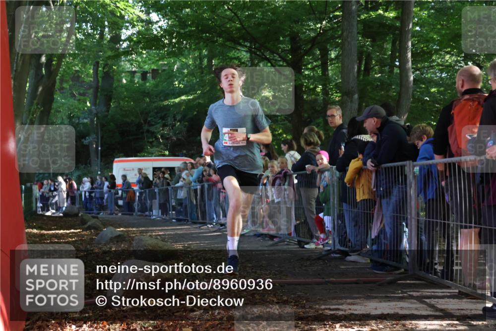 28.09.2025 - 33. Volkslauf durch das schöne Alstertal Strokosch-Dieckow http://msf.ph/oto/8960936 28.09.2025 10:51:40 Ziel 4057 meine-sportfotos.de