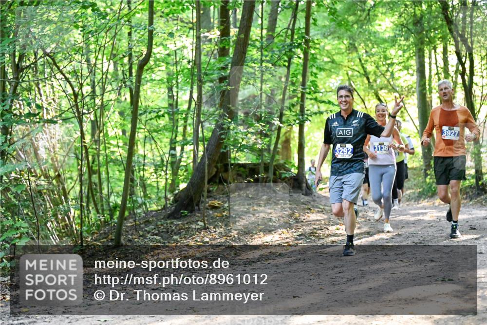 28.09.2025 - 33. Volkslauf durch das schöne Alstertal Dr. Thomas Lammeyer http://msf.ph/oto/8961012 28.09.2025 11:06:00 Laufen 3292, 3136, 3927 meine-sportfotos.de