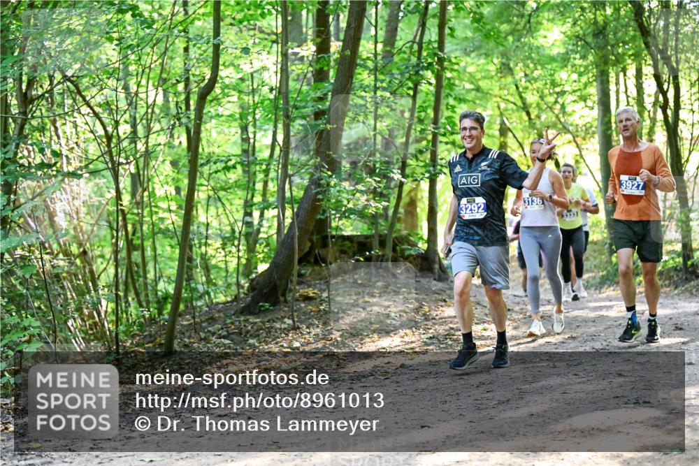 28.09.2025 - 33. Volkslauf durch das schöne Alstertal Dr. Thomas Lammeyer http://msf.ph/oto/8961013 28.09.2025 11:06:01 Laufen 3292, 3136, 3927 meine-sportfotos.de
