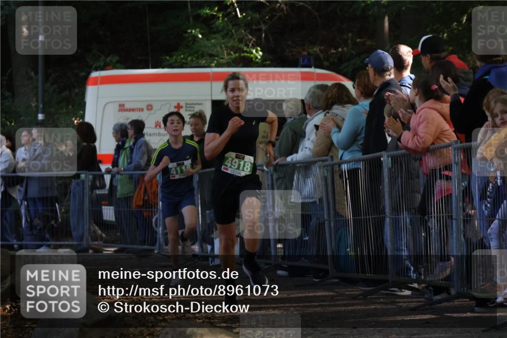 28.09.2025 - 33. Volkslauf durch das schöne Alstertal Strokosch-Dieckow http://msf.ph/oto/8961073 28.09.2025 10:52:20 Ziel 4118, 4918 meine-sportfotos.de