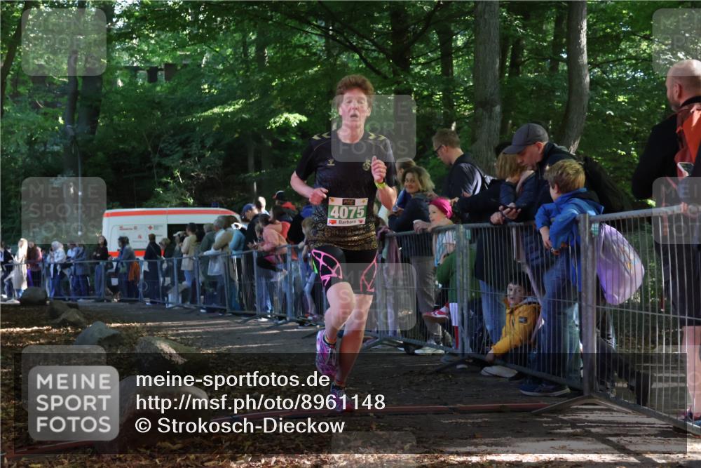 28.09.2025 - 33. Volkslauf durch das schöne Alstertal Strokosch-Dieckow http://msf.ph/oto/8961148 28.09.2025 10:52:30 Ziel 4075 meine-sportfotos.de