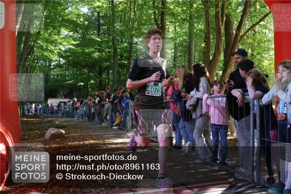 28.09.2025 - 33. Volkslauf durch das schöne Alstertal Strokosch-Dieckow http://msf.ph/oto/8961163 28.09.2025 10:52:31 Ziel 4075 meine-sportfotos.de