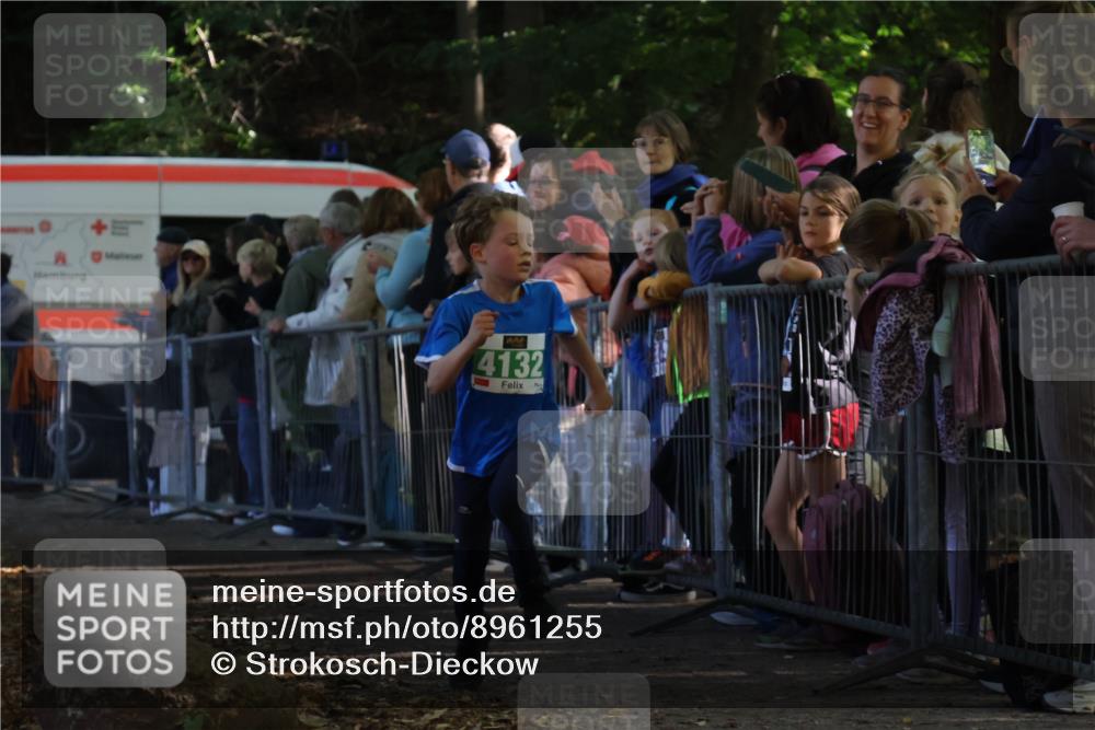 28.09.2025 - 33. Volkslauf durch das schöne Alstertal Strokosch-Dieckow http://msf.ph/oto/8961255 28.09.2025 10:53:14 Ziel 4132, 4924 meine-sportfotos.de