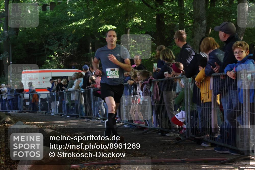 28.09.2025 - 33. Volkslauf durch das schöne Alstertal Strokosch-Dieckow http://msf.ph/oto/8961269 28.09.2025 10:53:20 Ziel 4924 meine-sportfotos.de