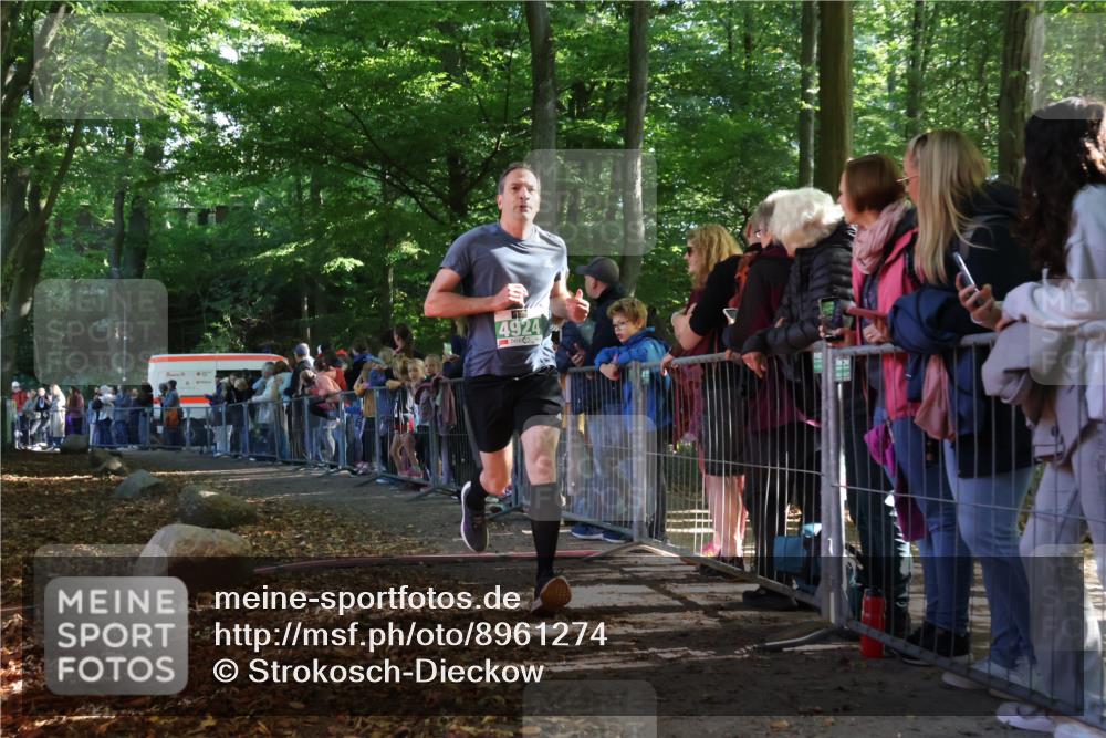 28.09.2025 - 33. Volkslauf durch das schöne Alstertal Strokosch-Dieckow http://msf.ph/oto/8961274 28.09.2025 10:53:21 Ziel 4154, 4924 meine-sportfotos.de