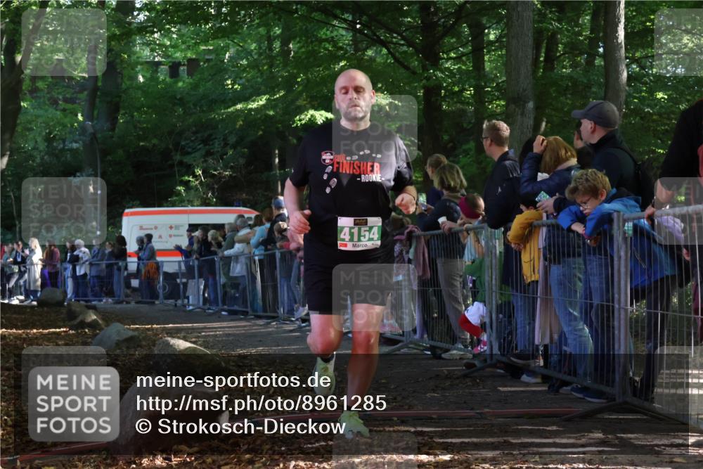 28.09.2025 - 33. Volkslauf durch das schöne Alstertal Strokosch-Dieckow http://msf.ph/oto/8961285 28.09.2025 10:53:30 Ziel 4077, 4154 meine-sportfotos.de
