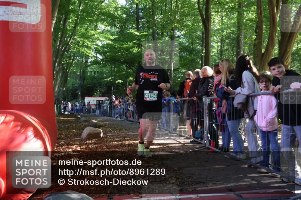 28.09.2025 - 33. Volkslauf durch das schöne Alstertal Strokosch-Dieckow http://msf.ph/oto/8961289 28.09.2025 10:53:31 Ziel 4077, 4154 meine-sportfotos.de