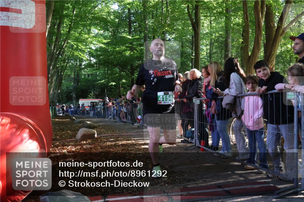 28.09.2025 - 33. Volkslauf durch das schöne Alstertal Strokosch-Dieckow http://msf.ph/oto/8961292 28.09.2025 10:53:31 Ziel 4077, 4154 meine-sportfotos.de