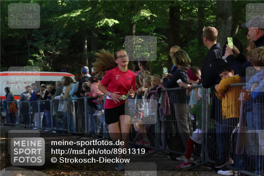 28.09.2025 - 33. Volkslauf durch das schöne Alstertal Strokosch-Dieckow http://msf.ph/oto/8961319 28.09.2025 10:53:41 Ziel 4039, 4923 meine-sportfotos.de