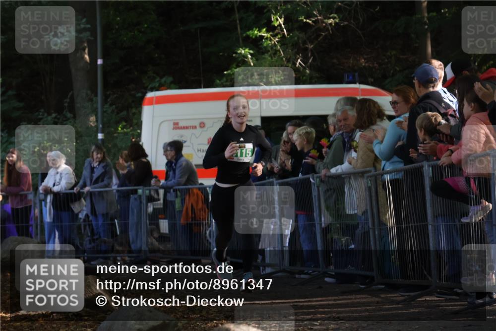 28.09.2025 - 33. Volkslauf durch das schöne Alstertal Strokosch-Dieckow http://msf.ph/oto/8961347 28.09.2025 10:53:49 Ziel 4025, 4115 meine-sportfotos.de