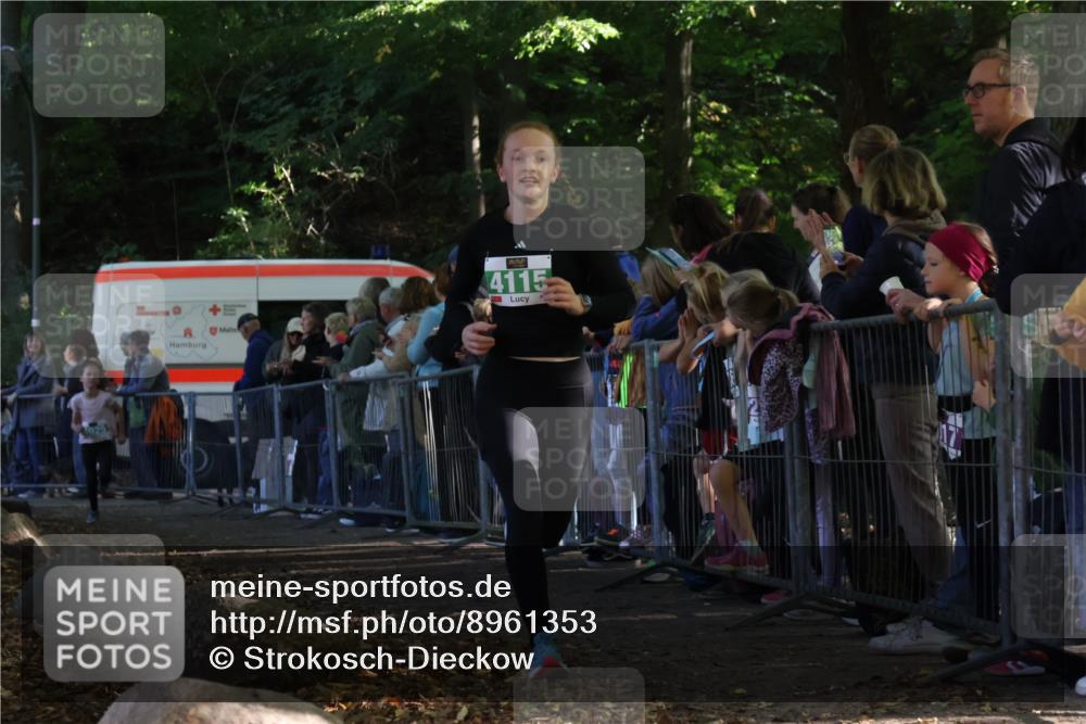 28.09.2025 - 33. Volkslauf durch das schöne Alstertal Strokosch-Dieckow http://msf.ph/oto/8961353 28.09.2025 10:53:51 Ziel 4025, 4115 meine-sportfotos.de