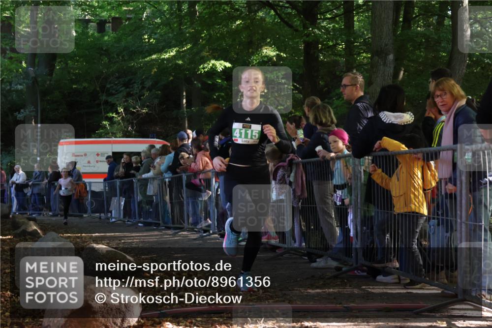 28.09.2025 - 33. Volkslauf durch das schöne Alstertal Strokosch-Dieckow http://msf.ph/oto/8961356 28.09.2025 10:53:52 Ziel 4025, 4115 meine-sportfotos.de