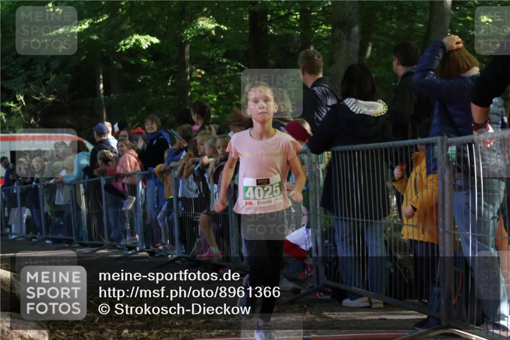28.09.2025 - 33. Volkslauf durch das schöne Alstertal Strokosch-Dieckow http://msf.ph/oto/8961366 28.09.2025 10:53:57 Ziel 4025 meine-sportfotos.de