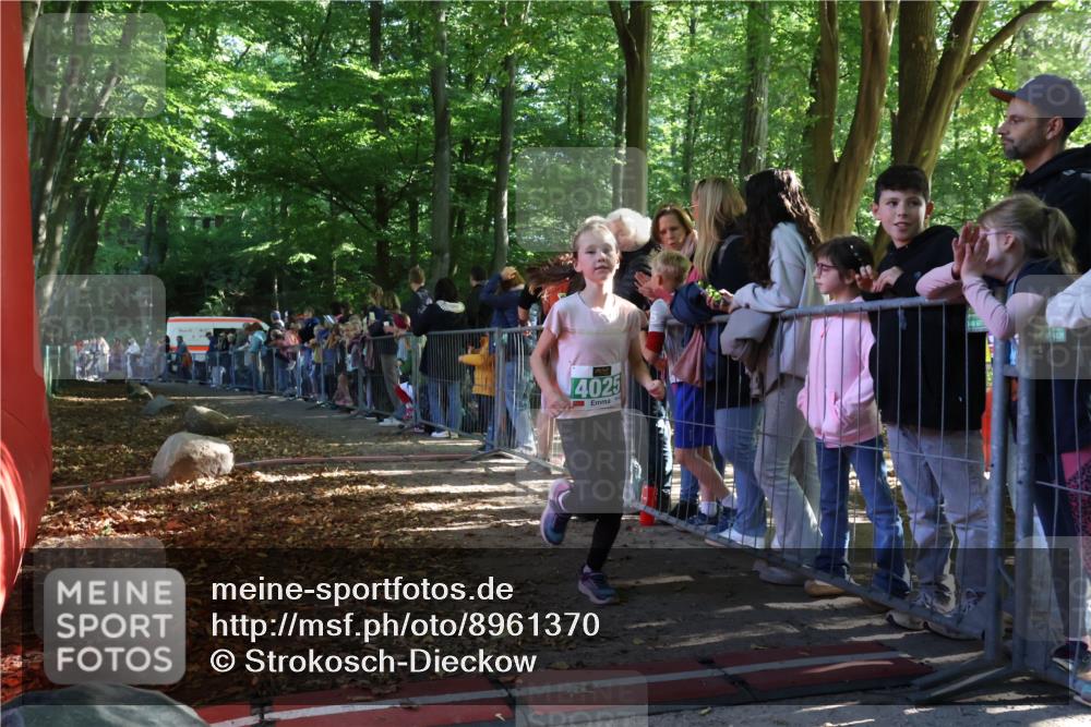 28.09.2025 - 33. Volkslauf durch das schöne Alstertal Strokosch-Dieckow http://msf.ph/oto/8961370 28.09.2025 10:53:58 Ziel 4025 meine-sportfotos.de