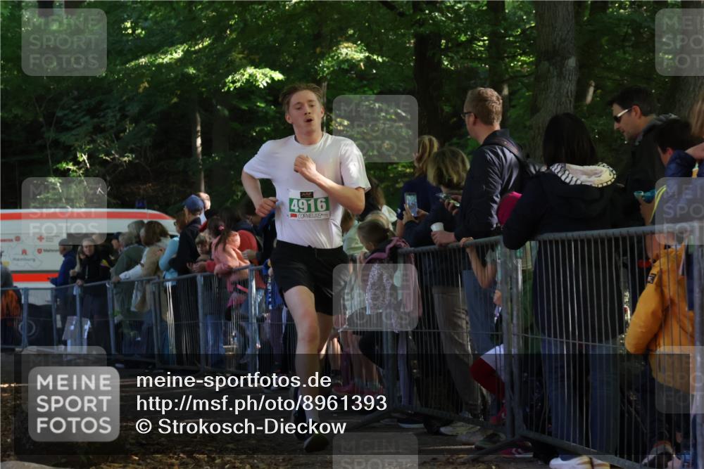 28.09.2025 - 33. Volkslauf durch das schöne Alstertal Strokosch-Dieckow http://msf.ph/oto/8961393 28.09.2025 10:54:19 Ziel 4916 meine-sportfotos.de