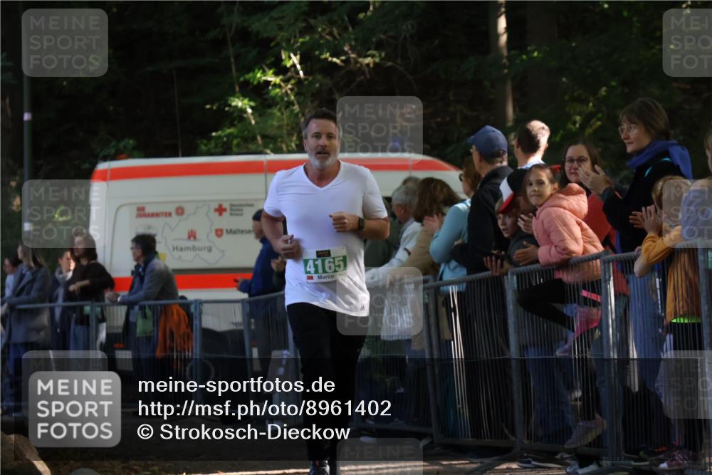 28.09.2025 - 33. Volkslauf durch das schöne Alstertal Strokosch-Dieckow http://msf.ph/oto/8961402 28.09.2025 10:54:34 Ziel 4165 meine-sportfotos.de