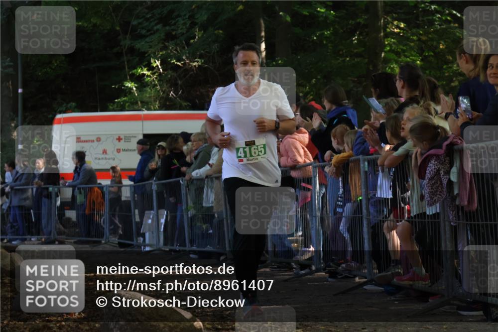 28.09.2025 - 33. Volkslauf durch das schöne Alstertal Strokosch-Dieckow http://msf.ph/oto/8961407 28.09.2025 10:54:36 Ziel 4165 meine-sportfotos.de