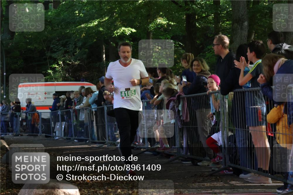 28.09.2025 - 33. Volkslauf durch das schöne Alstertal Strokosch-Dieckow http://msf.ph/oto/8961409 28.09.2025 10:54:37 Ziel 4165 meine-sportfotos.de