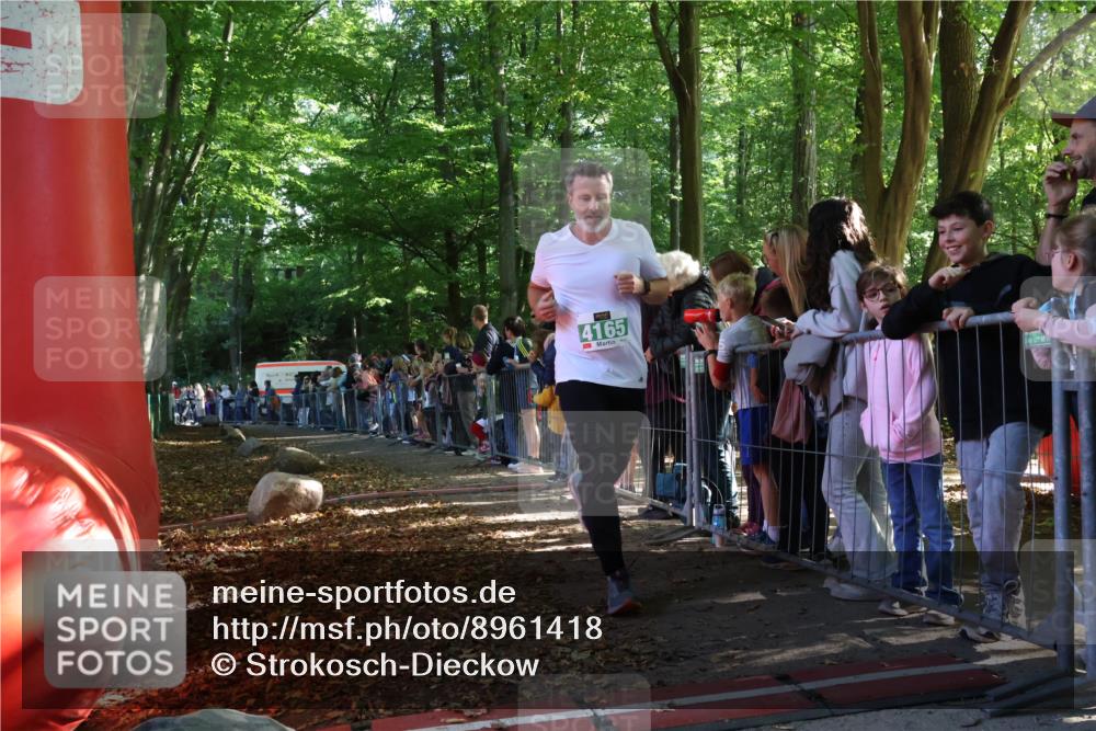 28.09.2025 - 33. Volkslauf durch das schöne Alstertal Strokosch-Dieckow http://msf.ph/oto/8961418 28.09.2025 10:54:39 Ziel 4165 meine-sportfotos.de
