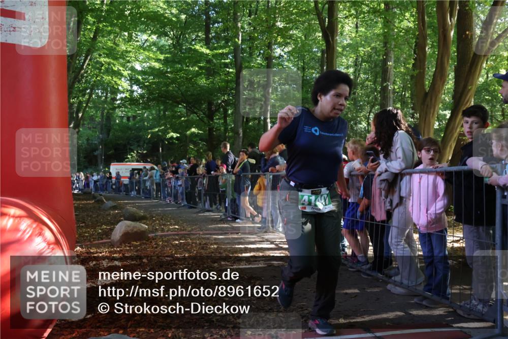 28.09.2025 - 33. Volkslauf durch das schöne Alstertal Strokosch-Dieckow http://msf.ph/oto/8961652 28.09.2025 10:55:55 Ziel 4140 meine-sportfotos.de