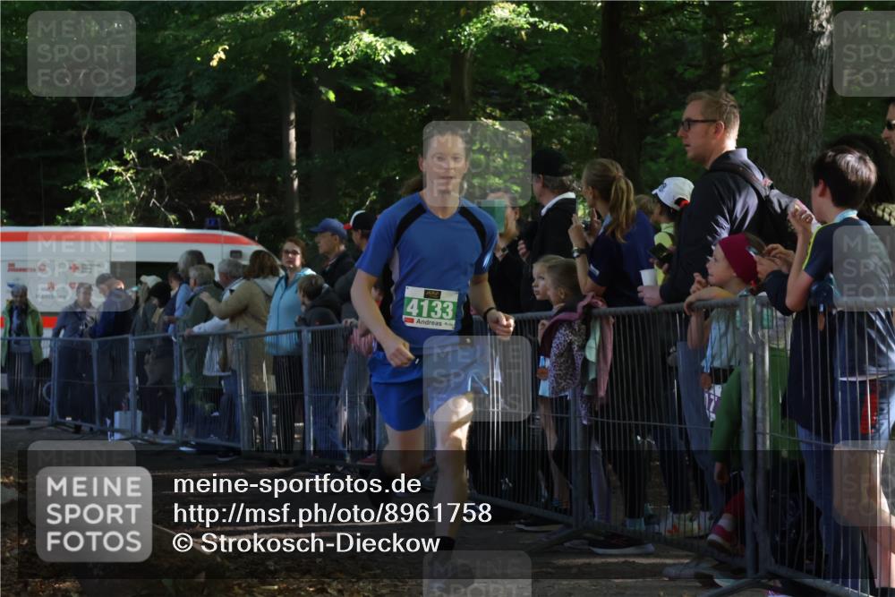 28.09.2025 - 33. Volkslauf durch das schöne Alstertal Strokosch-Dieckow http://msf.ph/oto/8961758 28.09.2025 10:56:26 Ziel 4133 meine-sportfotos.de