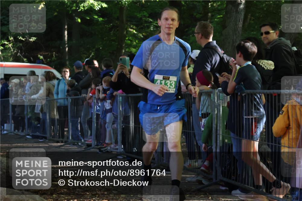 28.09.2025 - 33. Volkslauf durch das schöne Alstertal Strokosch-Dieckow http://msf.ph/oto/8961764 28.09.2025 10:56:27 Ziel 4133 meine-sportfotos.de
