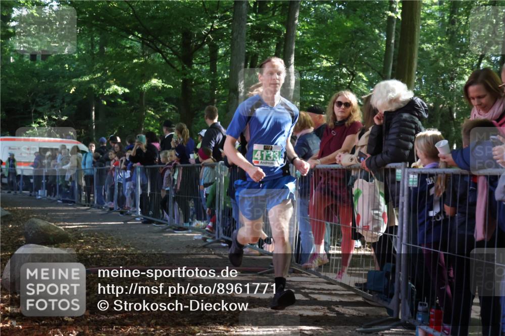 28.09.2025 - 33. Volkslauf durch das schöne Alstertal Strokosch-Dieckow http://msf.ph/oto/8961771 28.09.2025 10:56:28 Ziel 4133 meine-sportfotos.de