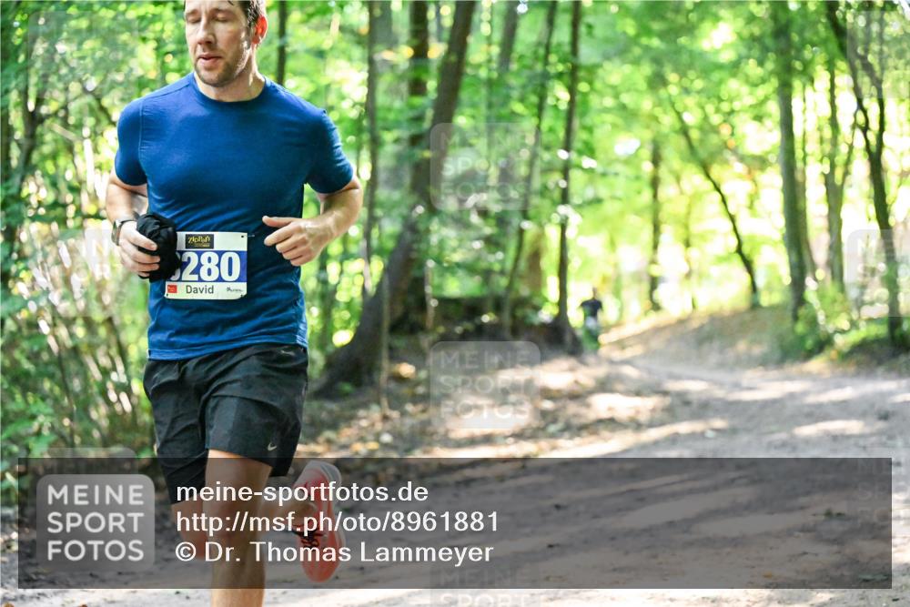 28.09.2025 - 33. Volkslauf durch das schöne Alstertal Dr. Thomas Lammeyer http://msf.ph/oto/8961881 28.09.2025 11:08:48 Laufen 280 meine-sportfotos.de