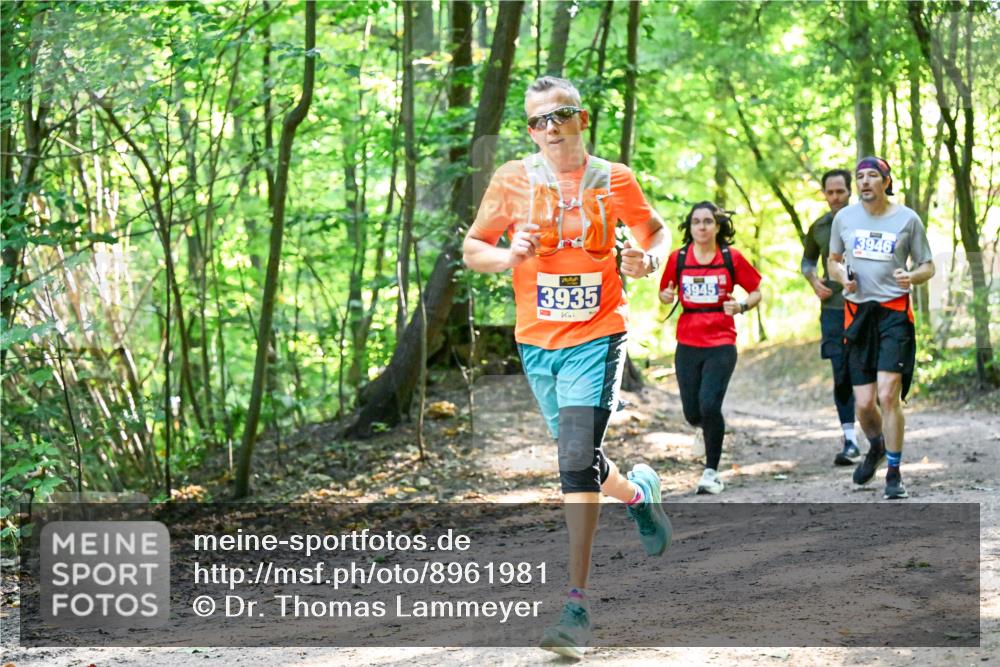 28.09.2025 - 33. Volkslauf durch das schöne Alstertal Dr. Thomas Lammeyer http://msf.ph/oto/8961981 28.09.2025 11:09:17 Laufen 3935, 3945, 3946 meine-sportfotos.de