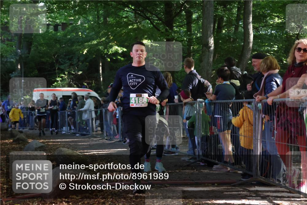 28.09.2025 - 33. Volkslauf durch das schöne Alstertal Strokosch-Dieckow http://msf.ph/oto/8961989 28.09.2025 10:57:03 Ziel 4012, 4044, 4045, 4055, 4060, 4186, 4187 meine-sportfotos.de