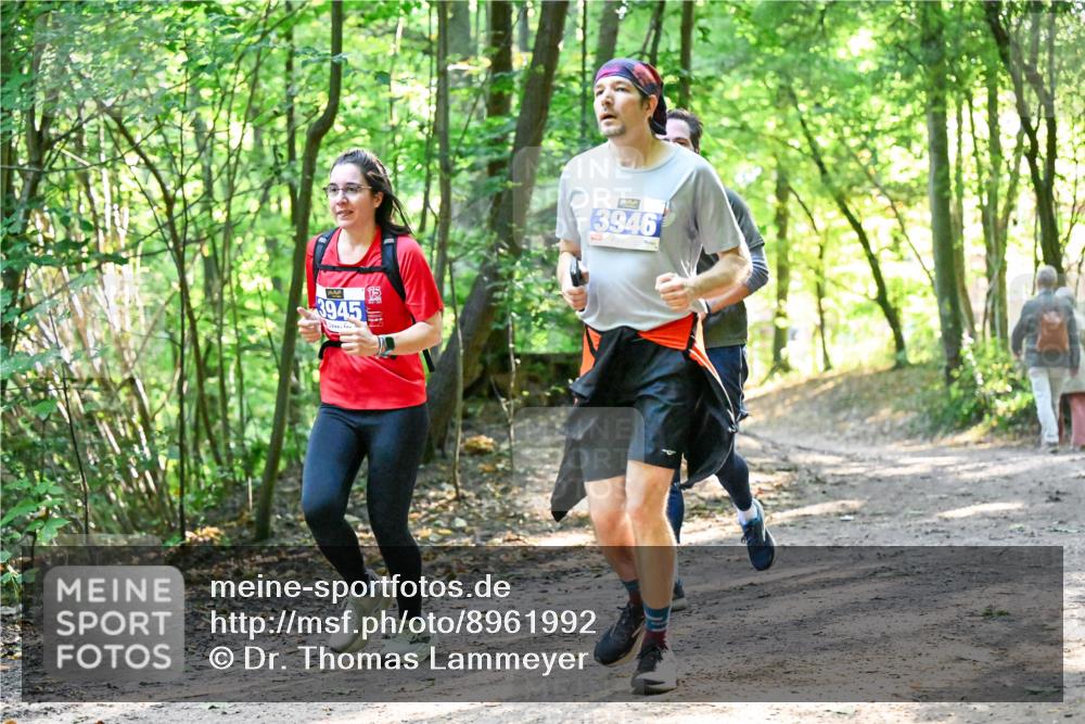 28.09.2025 - 33. Volkslauf durch das schöne Alstertal Dr. Thomas Lammeyer http://msf.ph/oto/8961992 28.09.2025 11:09:19 Laufen 3945, 3946 meine-sportfotos.de