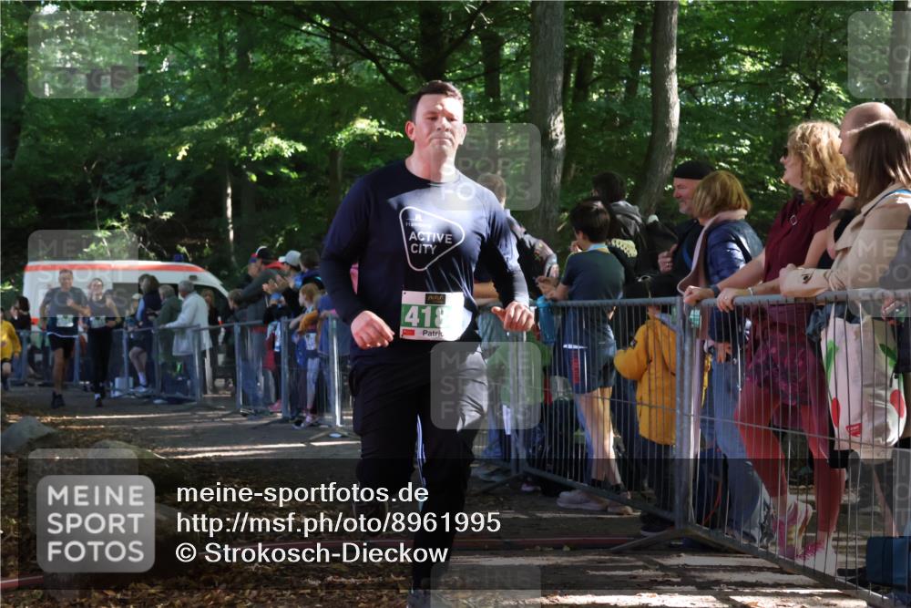 28.09.2025 - 33. Volkslauf durch das schöne Alstertal Strokosch-Dieckow http://msf.ph/oto/8961995 28.09.2025 10:57:03 Ziel 4012, 4044, 4045, 4055, 4060, 4186, 4187 meine-sportfotos.de