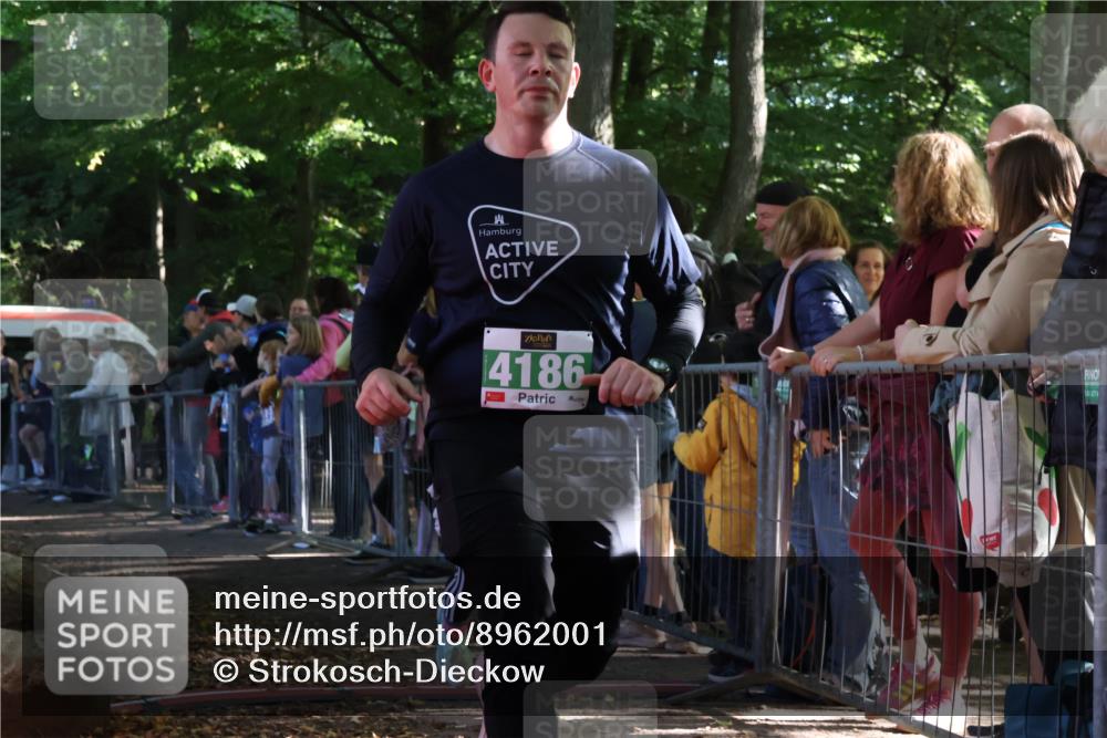 28.09.2025 - 33. Volkslauf durch das schöne Alstertal Strokosch-Dieckow http://msf.ph/oto/8962001 28.09.2025 10:57:04 Ziel 4012, 4032, 4044, 4045, 4060, 4186, 4187 meine-sportfotos.de