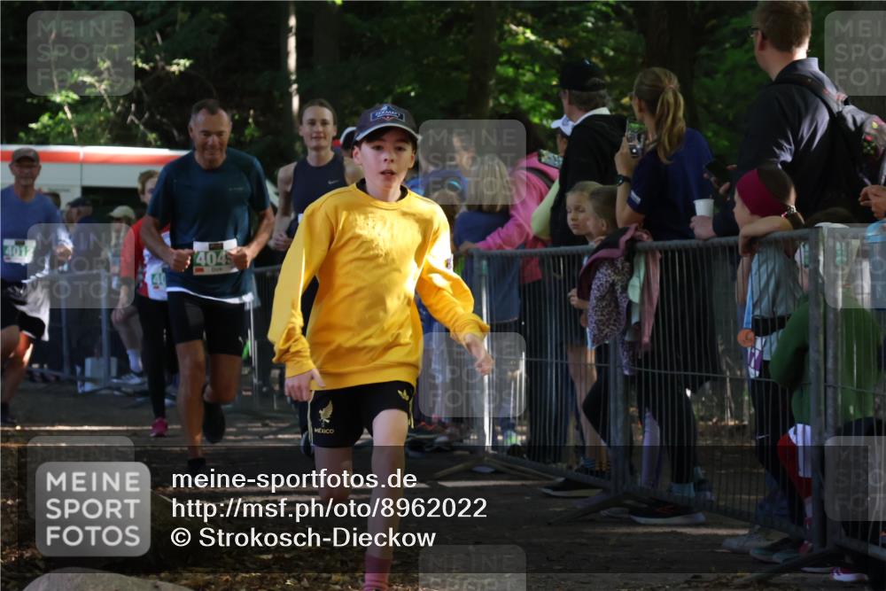 28.09.2025 - 33. Volkslauf durch das schöne Alstertal Strokosch-Dieckow http://msf.ph/oto/8962022 28.09.2025 10:57:07 Ziel 4012, 4032, 4044, 4045, 4060, 4130, 4160 meine-sportfotos.de