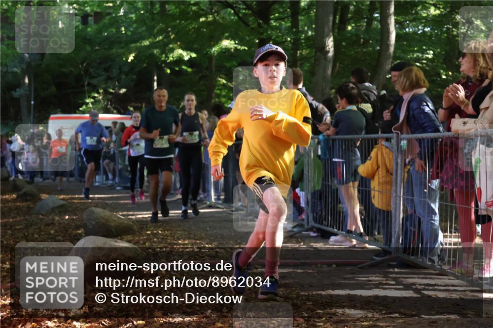 28.09.2025 - 33. Volkslauf durch das schöne Alstertal Strokosch-Dieckow http://msf.ph/oto/8962034 28.09.2025 10:57:08 Ziel 4012, 4032, 4044, 4045, 4060, 4130, 4160 meine-sportfotos.de